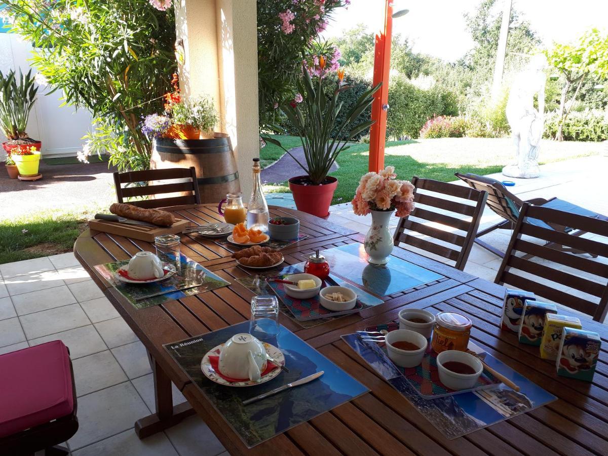 Bed and Breakfast La Chenaie Sainte-Marthe  Экстерьер фото