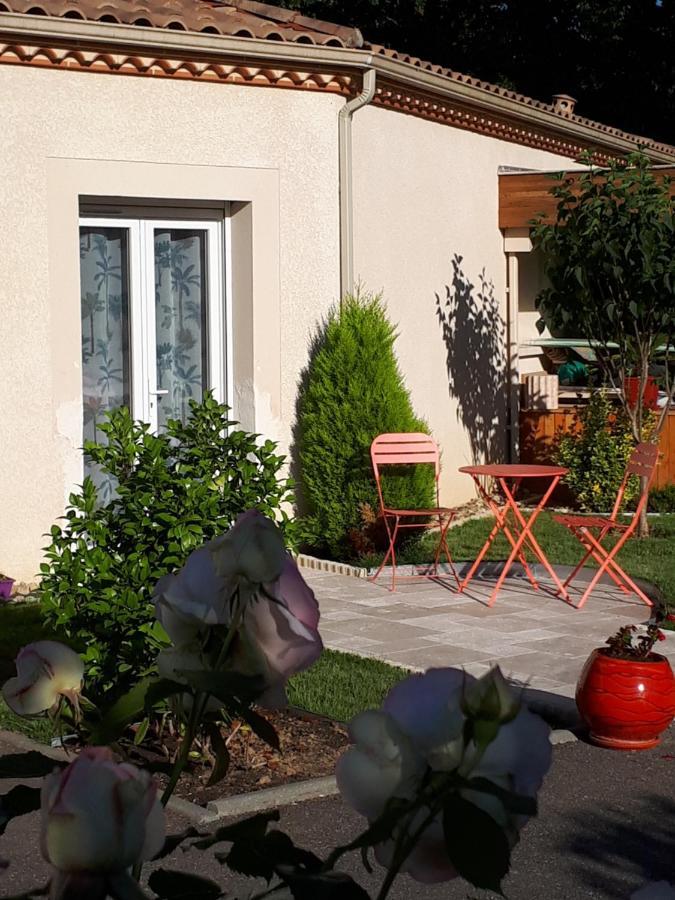 Bed and Breakfast La Chenaie Sainte-Marthe  Экстерьер фото